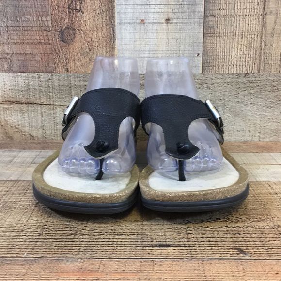 Ecco Sandals Womens 41 Black Thong Black Leather Buckle Strap Flip Flop 10-10.5 - Picture 3 of 16